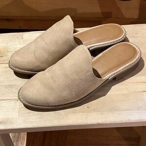 Maura Mules, Universal Thread, Tan, 7